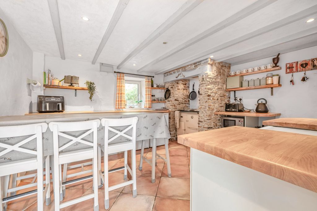 Property photo 2 of 28 Kitchen/Dining Room