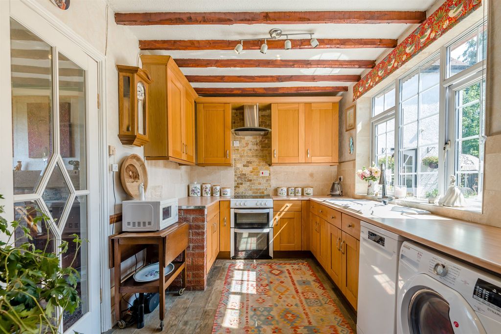 Property photo 3 of 31
