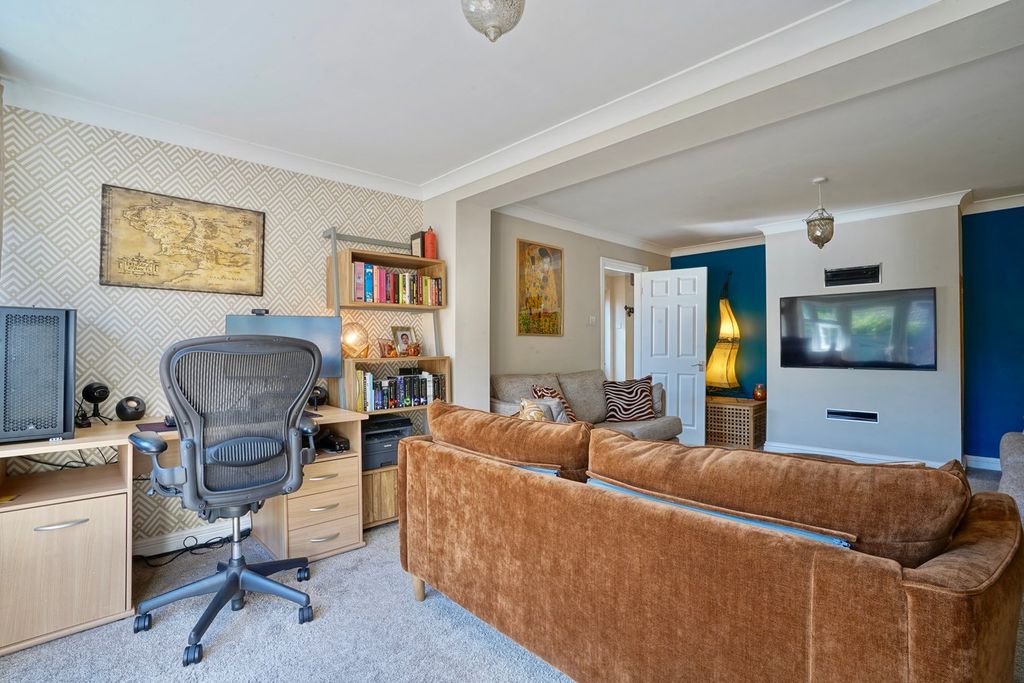 Property photo 3 of 15