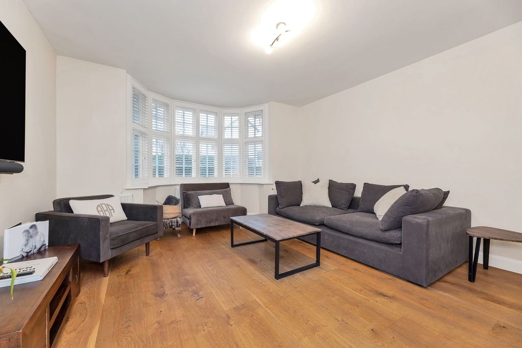 Property photo 3 of 23