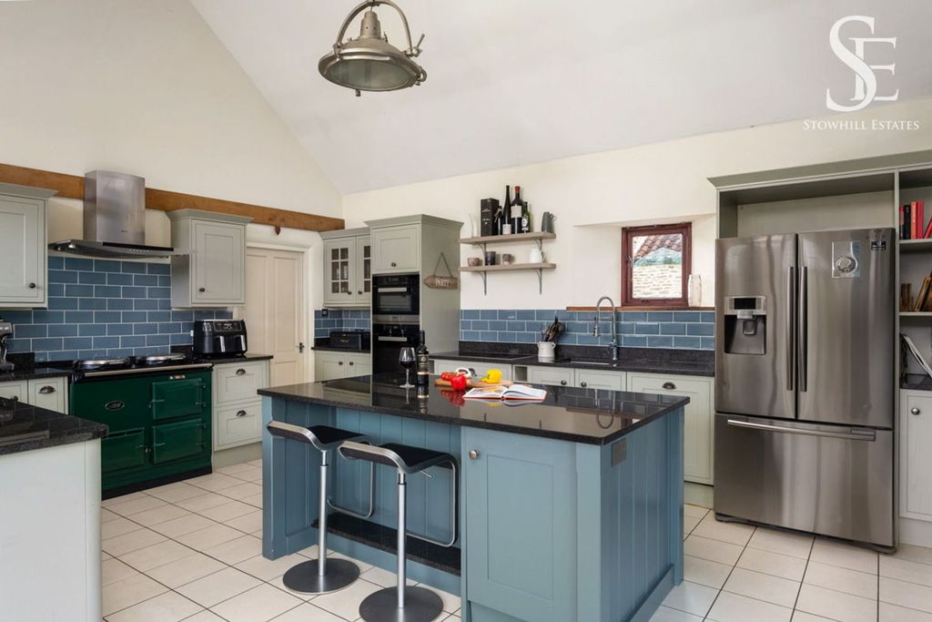 Property photo 2 of 22 Kitchen