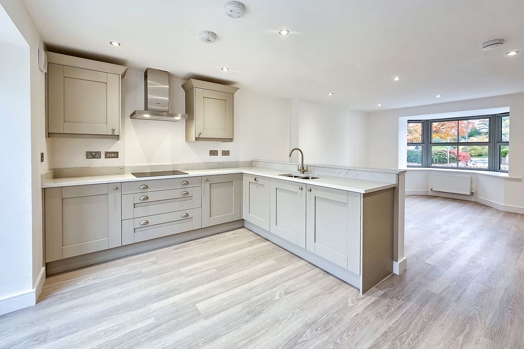 Property photo 2 of 21