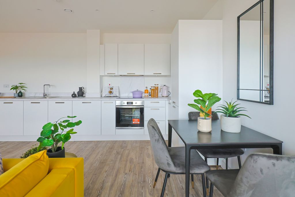 Additional image 10 of 2 bed flat for saleStation Road, Edgware HA8