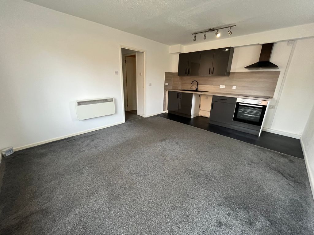 Property photo 2 of 10 Bedroom 3