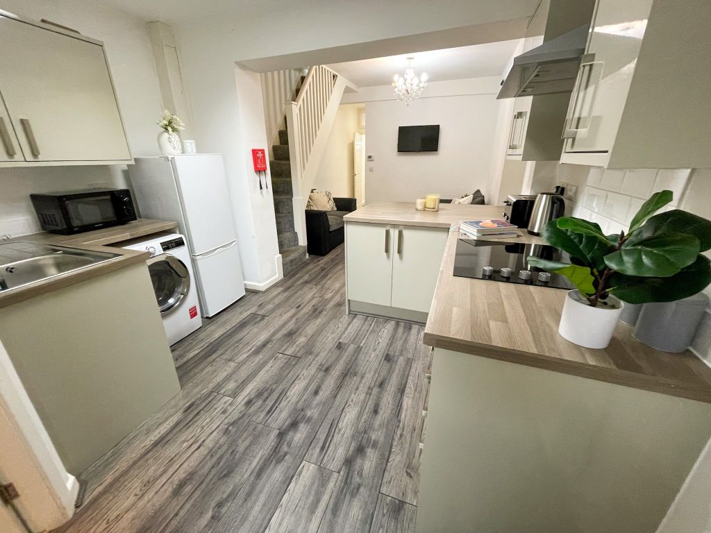 Property photo 3 of 12 File_006