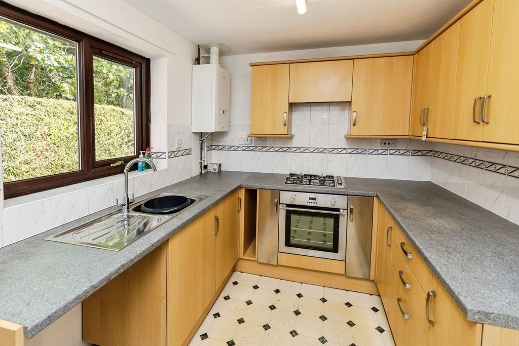 Property photo 3 of 22 Kitchen