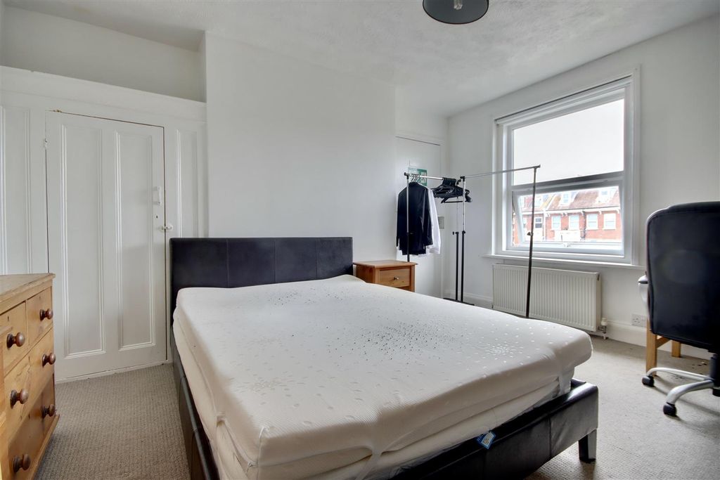 Property photo 2 of 8 3Ed94768-27Ba-47CD-9B86-053B9F326B23_1_201_A.Jpeg