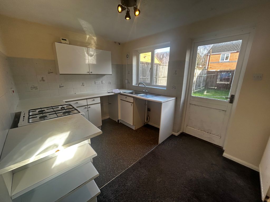 Property photo 3 of 7 Kitchen