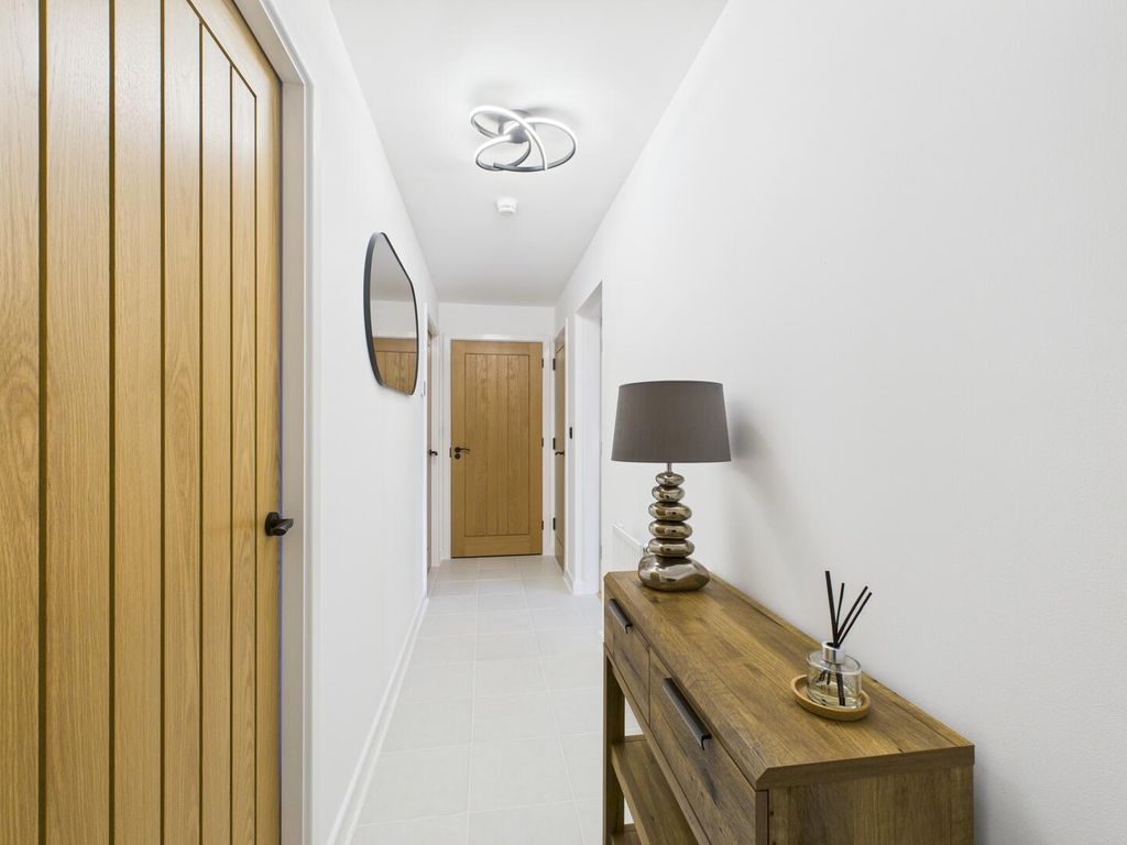 Property photo 2 of 15 Hallway