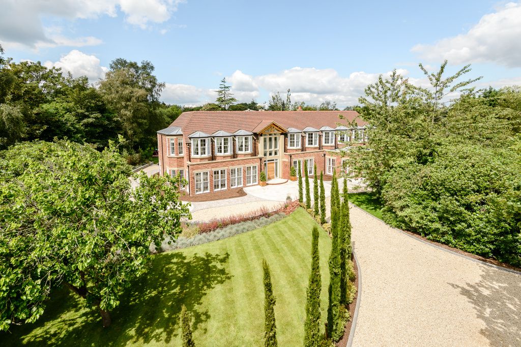 Property photo 1 of 12