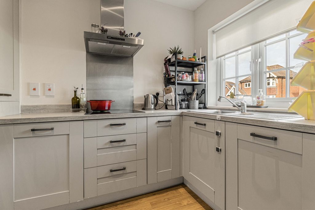 Property photo 3 of 16 773602