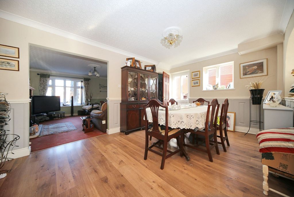 Property photo 2 of 30