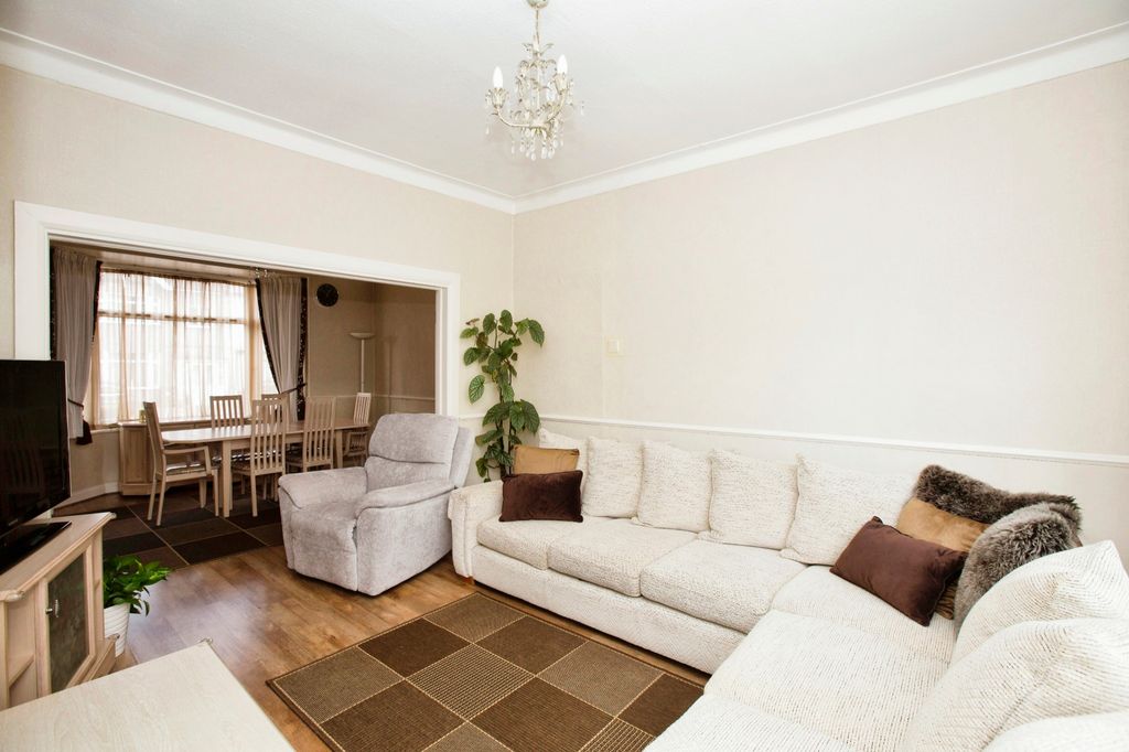 Property photo 2 of 17 Photography