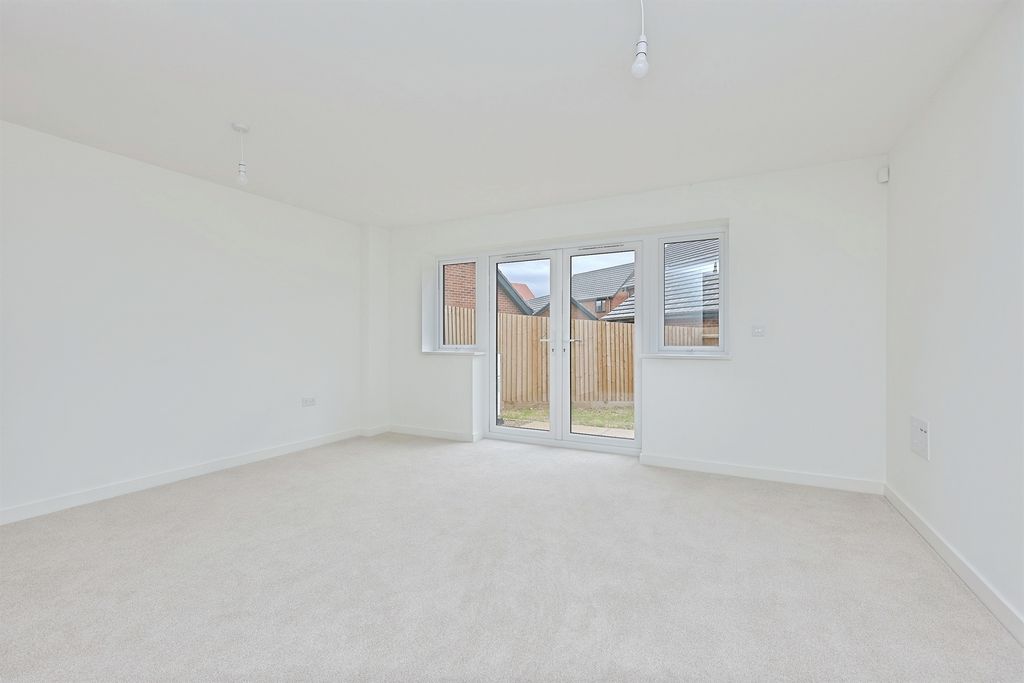 Property photo 3 of 21