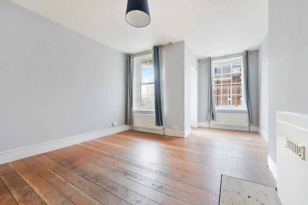 Property photo 2 of 8 Living Room