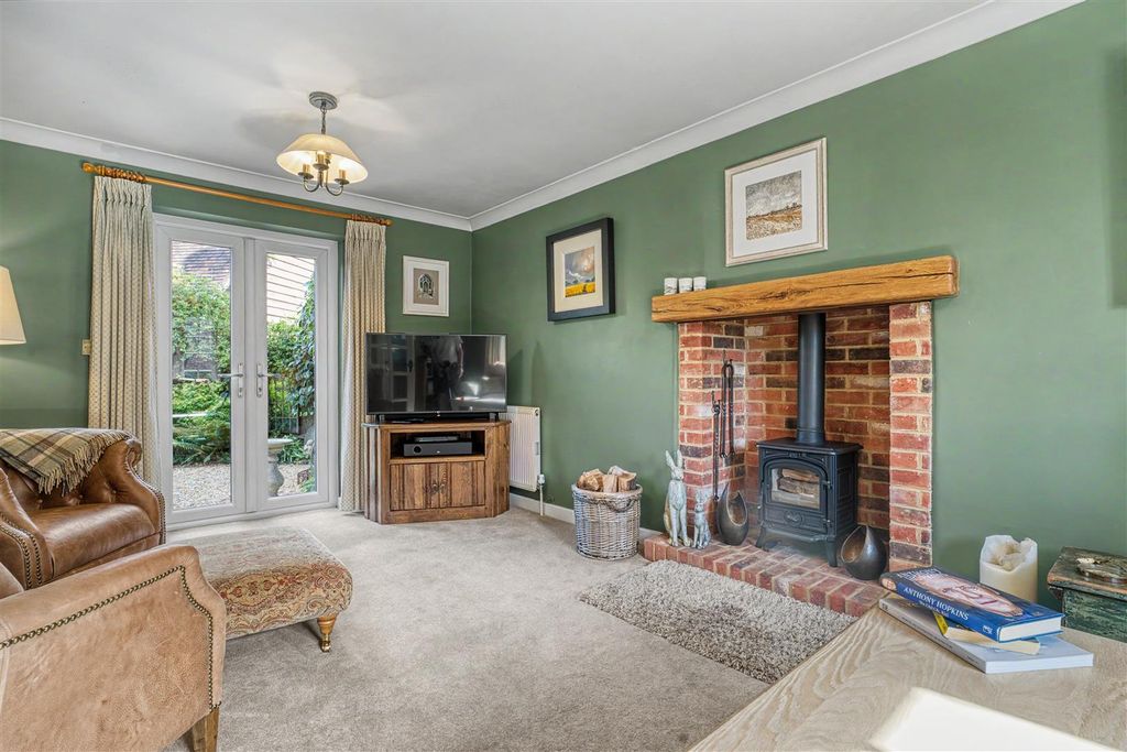 Property photo 2 of 10