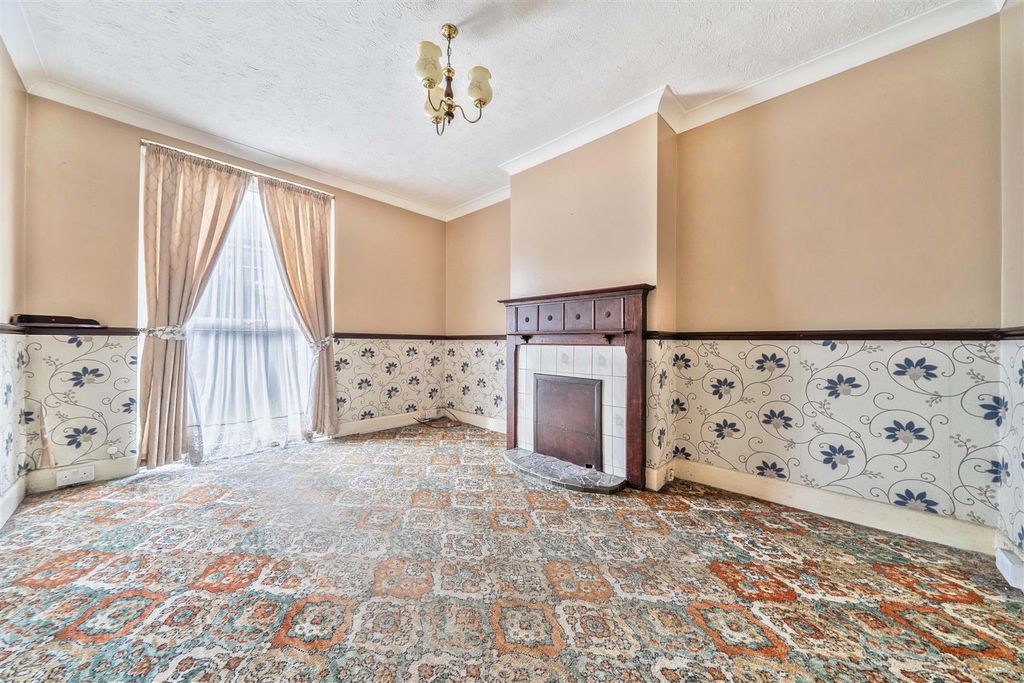 Property photo 2 of 17 Living Room