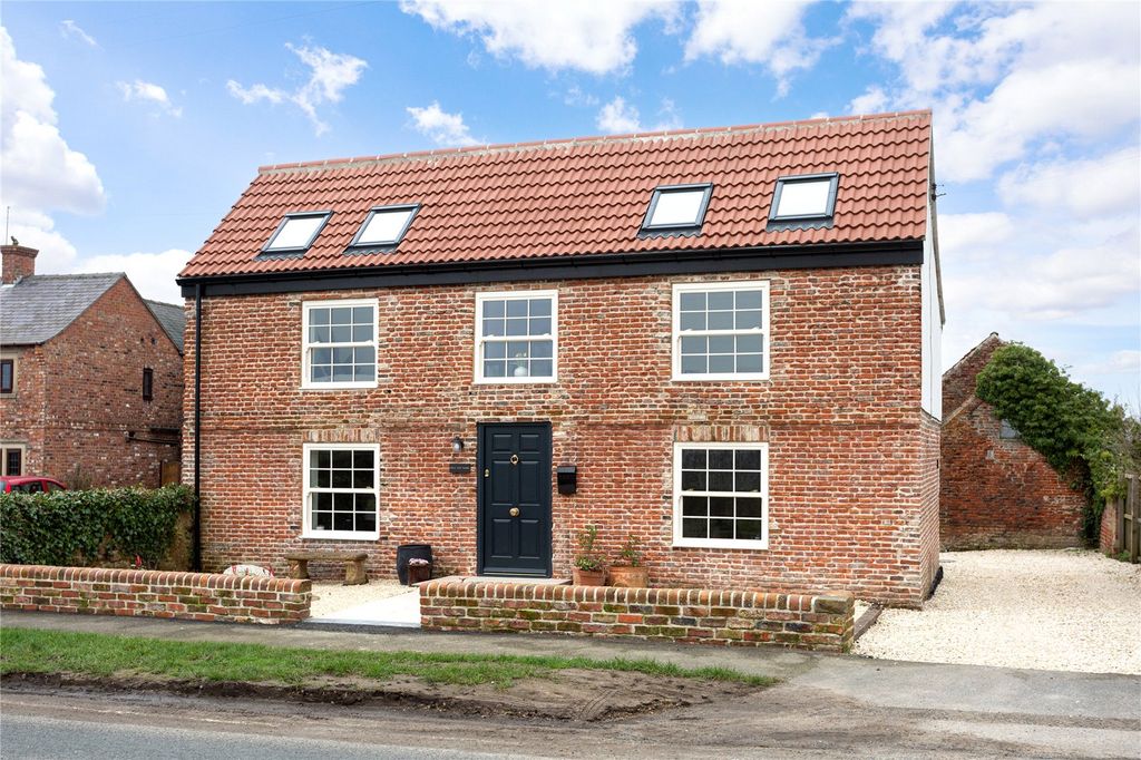 Property photo 1 of 14 Front External