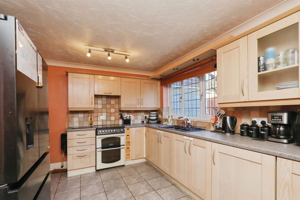 Property photo 3 of 17