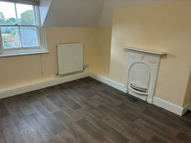 Property photo 1 of 6 Bedroom