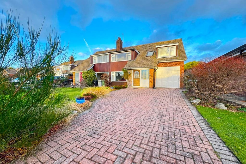 Property photo 1 of 12 (Main)