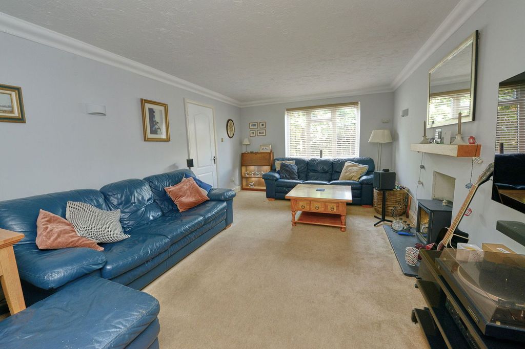 Property photo 2 of 21
