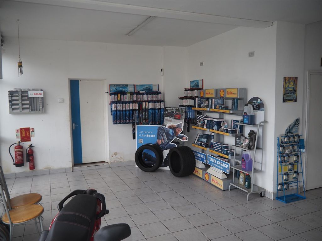 Property photo 2 of 19 Photo 1