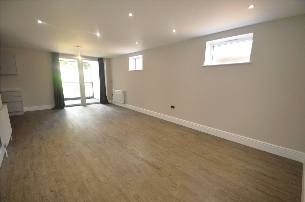 Property photo 3 of 13 Picture No. 09