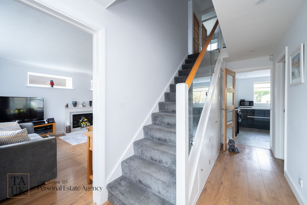 Property photo 2 of 24