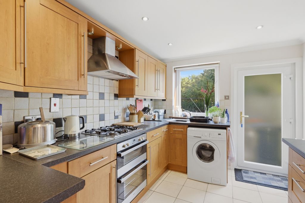 Property photo 3 of 40