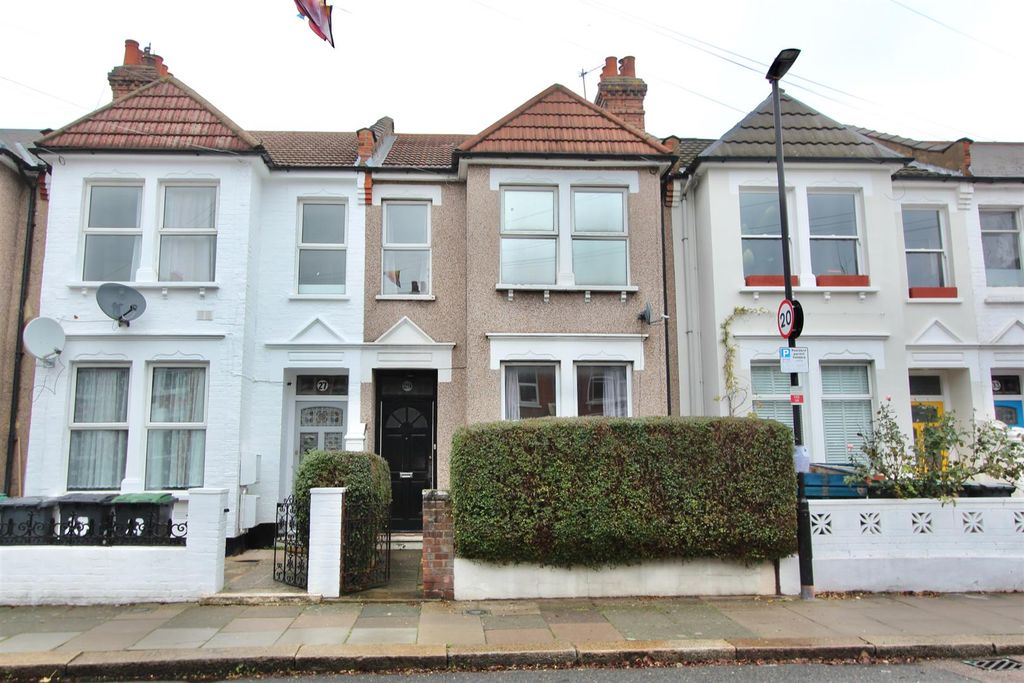 Property photo 1 of 16 Mannock Road, N22