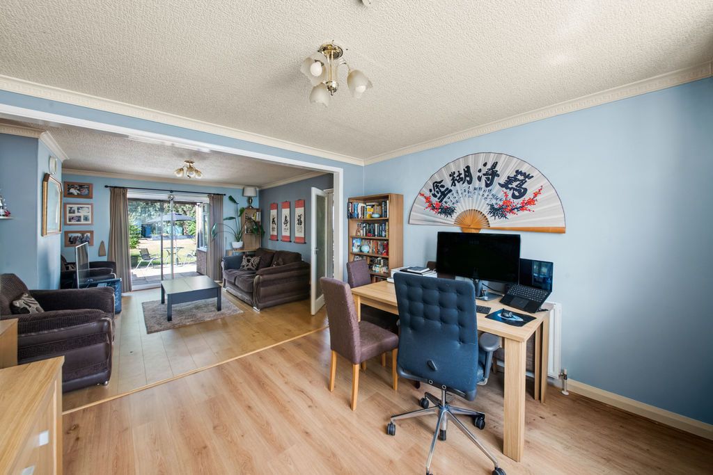 Property photo 3 of 17 Photo 7