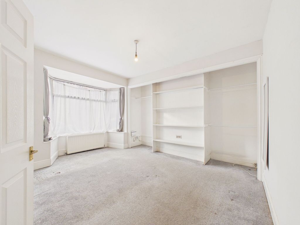 Property photo 2 of 11 Bedroom One