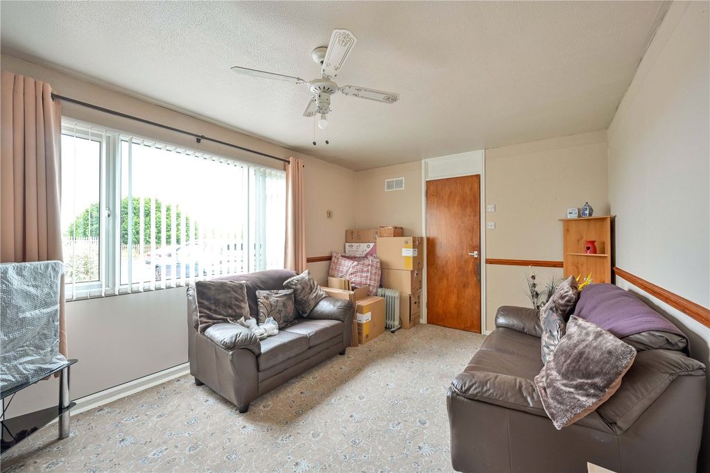 Property photo 3 of 16 Picture No. 12