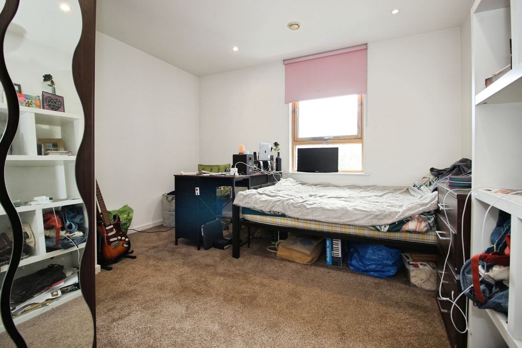 Property photo 3 of 15 Pbox-Img.Jpg