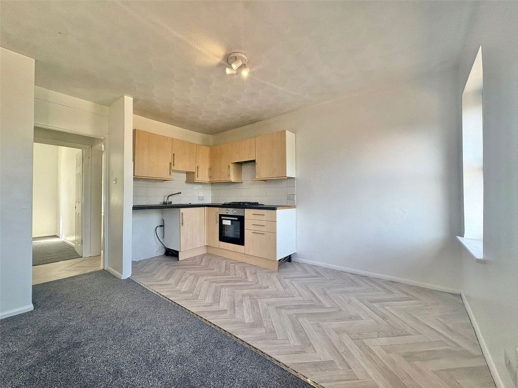 Property photo 2 of 8 Picture No. 24