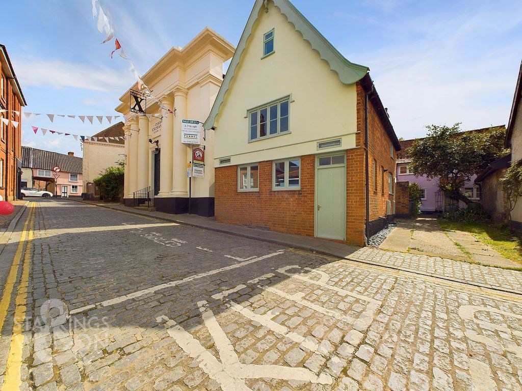 Property photo 1 of 14