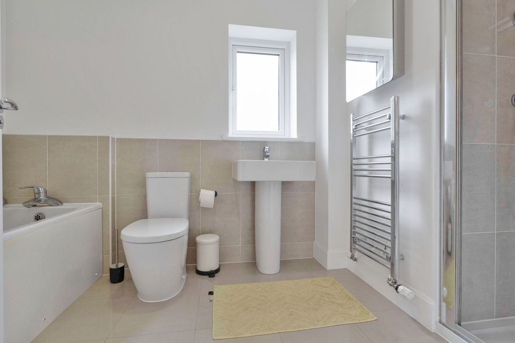 Property photo 3 of 36 Family Bathroom
