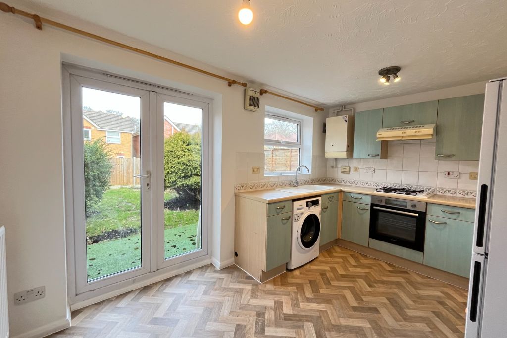 Property photo 2 of 8 Kitchen