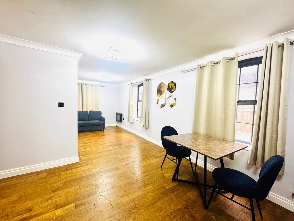 Property photo 3 of 10 Image