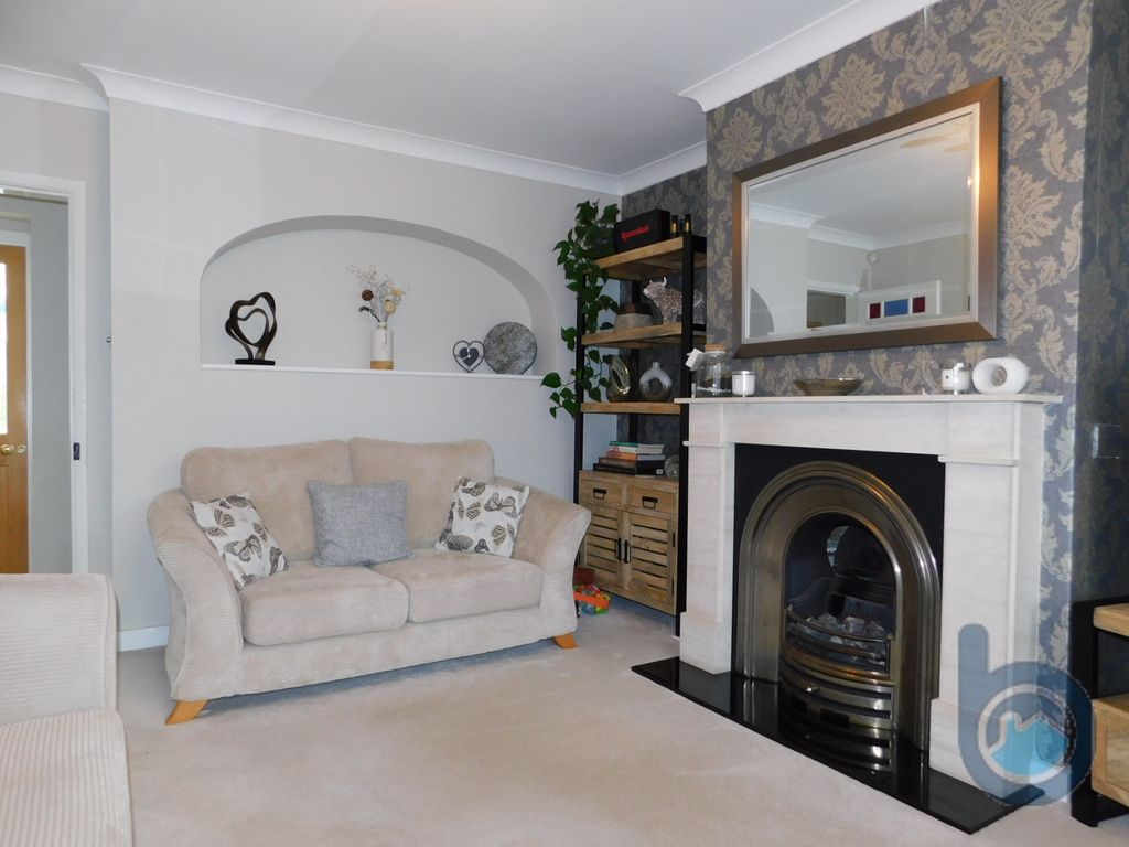 Property photo 2 of 25