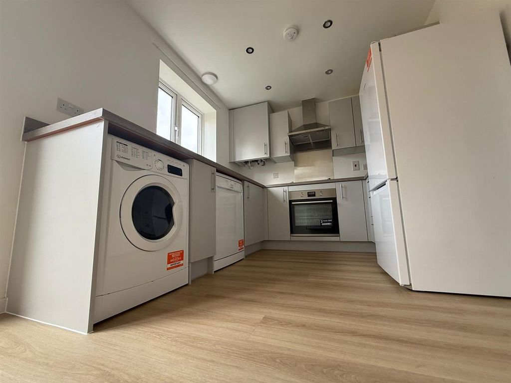 Property photo 2 of 13 6607790F-d5c0-4992-Ab87-Ef9Cbb9Ec3B9.Jpg