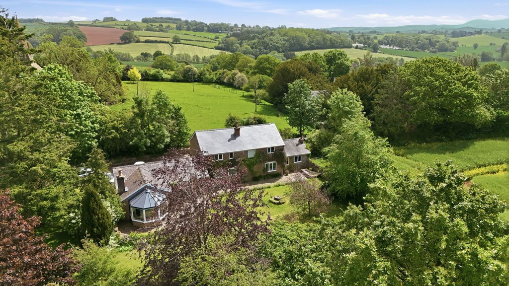 Property photo 2 of 36