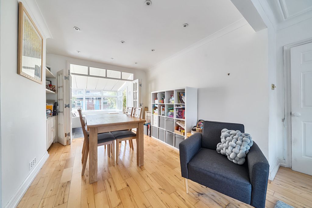Property photo 3 of 25 1340127-8-6899ce3...