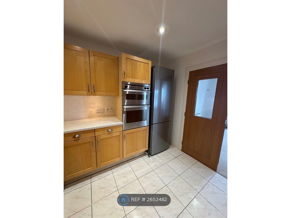 Property photo 3 of 35