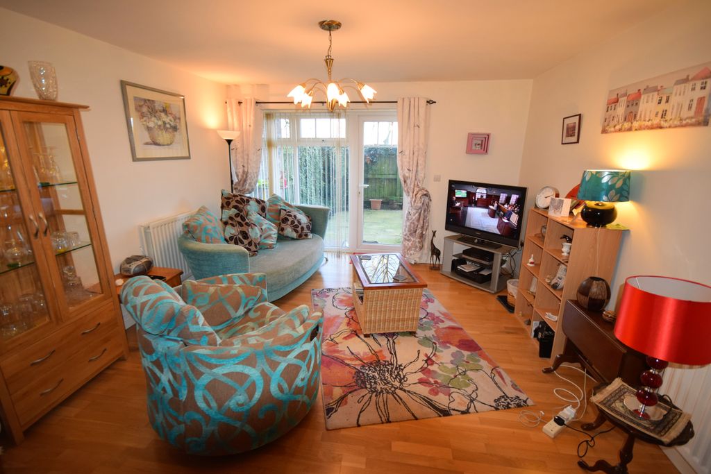 Property photo 2 of 5 Living Room