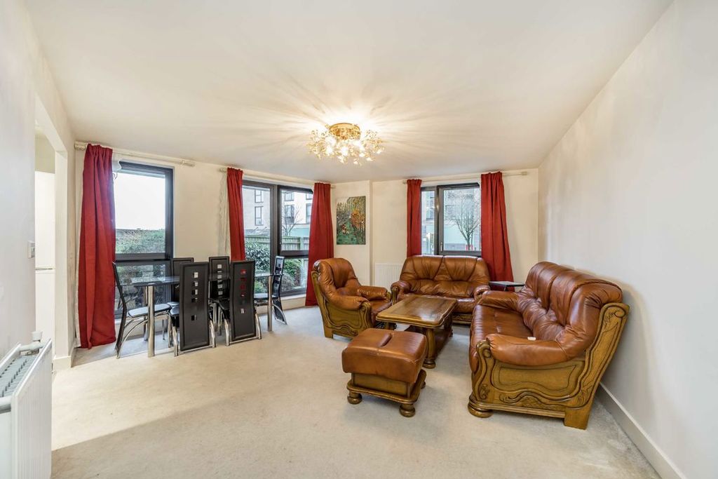 Property photo 3 of 7