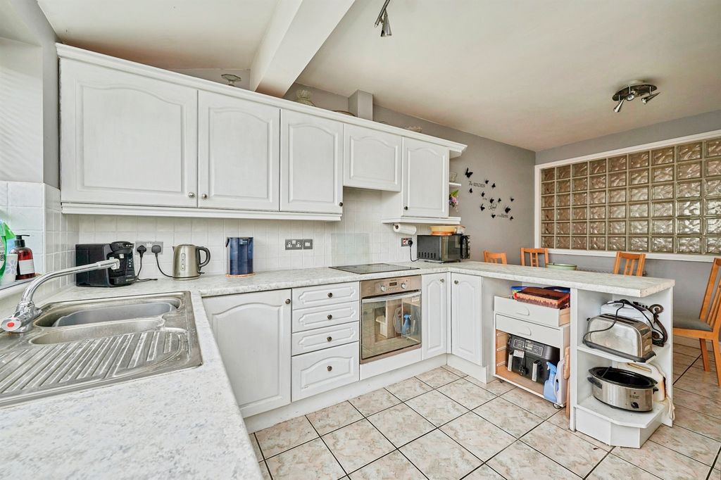 Property photo 2 of 14