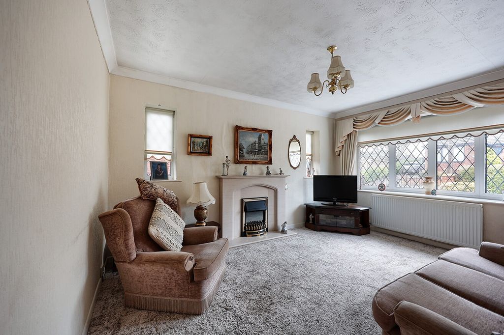 Property photo 2 of 18 4837675