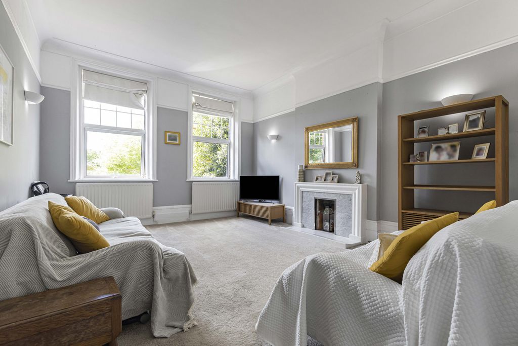 3 bed flat for saleHighland Road, Shortlands BR1